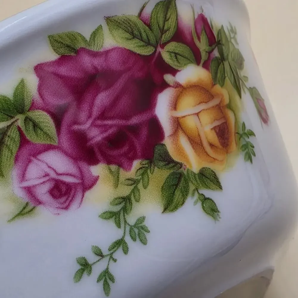 Royal Albert this elegant